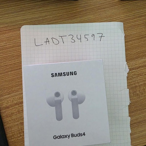 Samsung Galaxy Buds4 - White