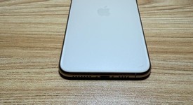 Fair
													Apple iPhone 11 Pro Max - Unlocked, Gold, 64 GB, A2161, photo 5 of 7