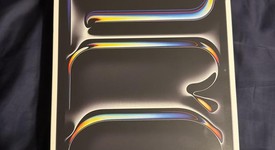 New
													Apple iPad Pro 11" (M5) 2025 - AT&T, Apple M5 9-Core, Space Black, 256 GB, A3358, Standard Glass, photo 1 of 2