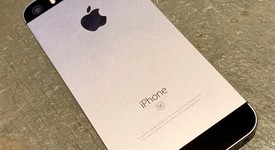 Good
													Apple iPhone SE 1st Gen 2016 - Unlocked, Silver, 32 GB, A1662, photo 2 of 9