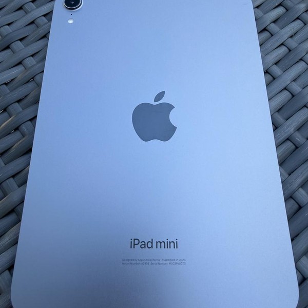 Apple iPad Mini (7th Gen) - Wi-Fi, 128 GB, Starlight, A2993