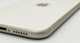 Fair
													Apple iPhone 11 - Unlocked, White, 64 GB, A2111, photo 5 of 6