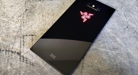 Mint
													Razer Phone 2 - Unlocked, Black, photo 5 of 10