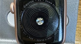 Good
													Apple Watch SE 1st Gen 40mm - Unlocked, Gold, A2353 - Cellular, Aluminum, photo 4 of 7