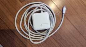 Good
													MacBook Air 2020 - 13" - I5, Gold, 256 GB, 8 GB, photo 4 of 7