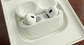 Used
													Apple AirPods Pro 2 - Lightning, photo 3 of 9
