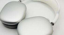 Used
													Apple AirPods Max - Silver, photo 1 of 9