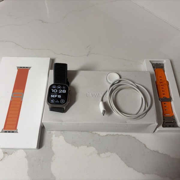 Apple Watch Ultra 3 49mm - Unlocked, Natural, A3281