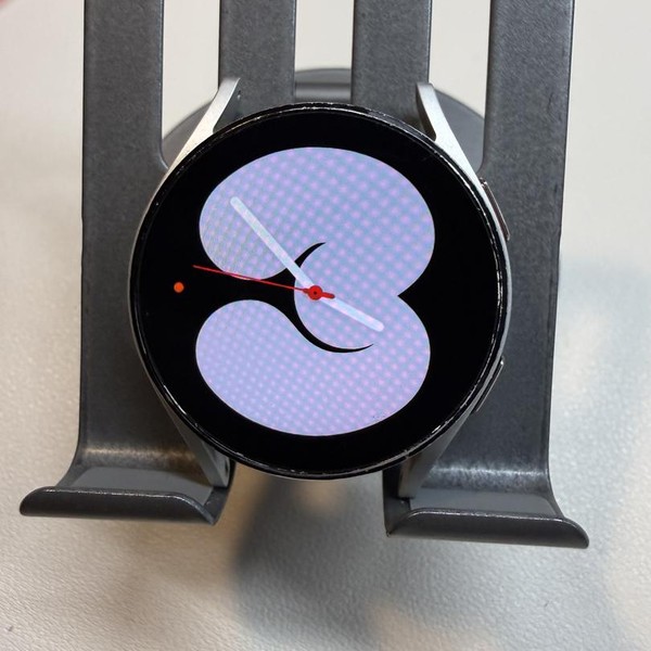 Samsung Galaxy Watch4 - Unlocked, Silver, 40mm