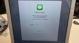 Good
													Apple iPad Air - Unlocked, Silver, 32 GB, photo 2 of 5