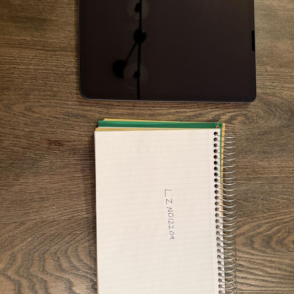 Apple iPad Air 5th Gen - Wi-Fi, 64 GB, Gray, A2588