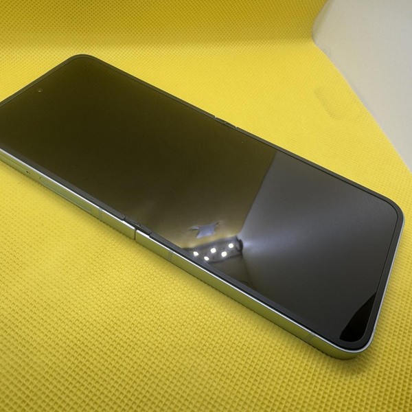 Samsung Galaxy Z Flip6 - Unlocked, 256 GB, Mint, 12 GB, SM-F741U1