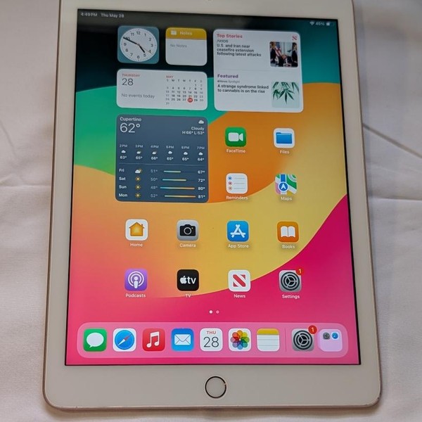 Apple iPad (6th Gen) - Wi-Fi, 128 GB, Gold, A1893