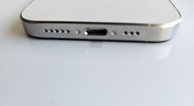 Good
													Apple iPhone 15 Pro - Unlocked, White, 128 GB, A2848, photo 5 of 6