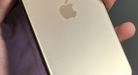 Mint
													Apple iPhone 11 Pro Max - Unlocked, Gold, 256 GB, A2161, photo 2 of 6
