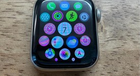 Good
													Apple Watch Series 5 40mm - Unlocked, Silver, A2094 Cellular, Stainless Steel, photo 3 of 7