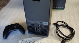 Mint
													Xbox Series X (2020) - Black, 1 TB, standard, photo 4 of 8
