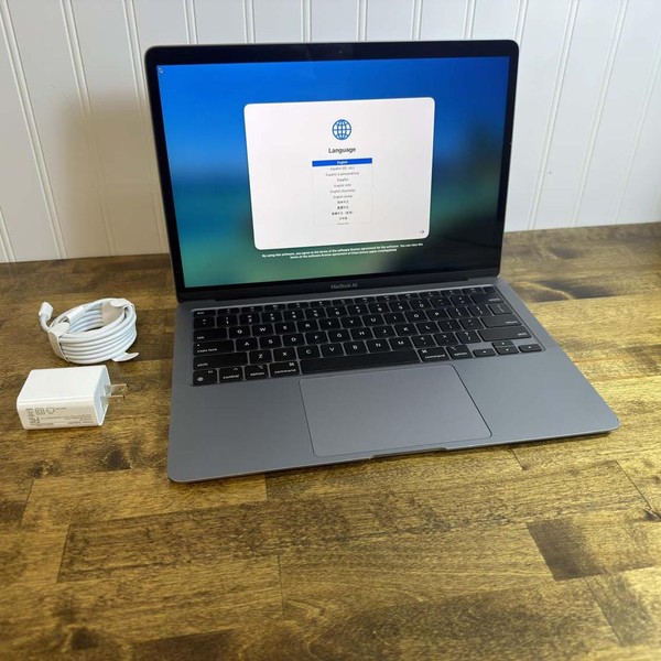 MacBook Air 2020 - 13 inch - 128 GB, Gray, 8 GB, Apple M1