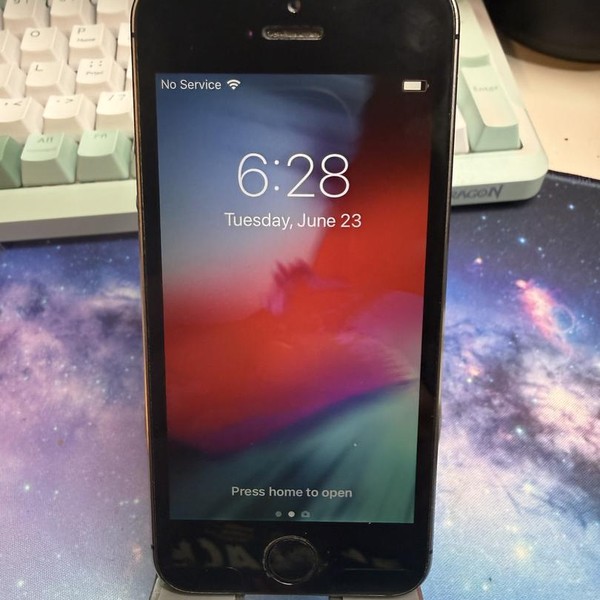Apple iPhone 5S - Unlocked, 32 GB, Gray, A1453