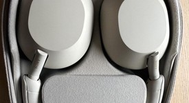 Used
													Sony WH-1000XM5 - Silver, photo 1 of 4