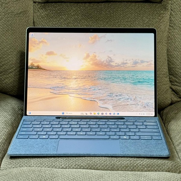 Microsoft Surface Pro 11 - Platinum, 512 GB, 16 GB