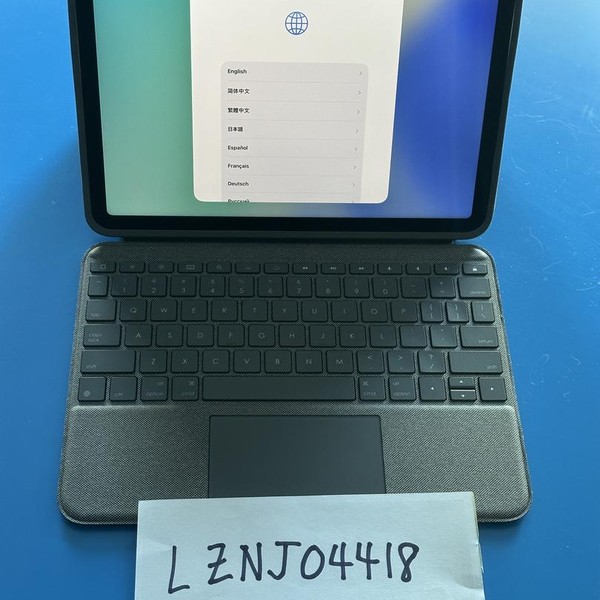 Apple iPad Air 5th Gen - Wi-Fi, 64 GB, Starlight, A2588