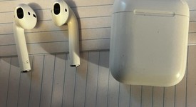 Used
													Apple AirPods 2nd Gen - Lightning Case, photo 2 of 3