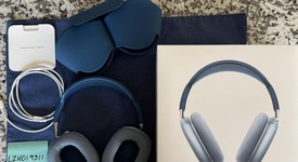 Used
													Apple AirPods Max - Sky Blue, photo 1 of 4