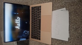 Good
													MacBook Air 2018 - 13" - I5, Gold, 128 GB, 8 GB, photo 1 of 11