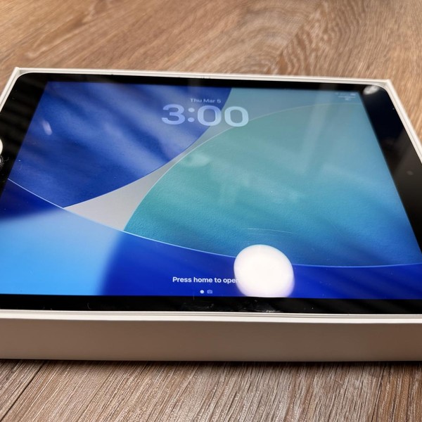 Apple iPad 9th Gen - Wi-Fi, 64 GB, Silver, A2602