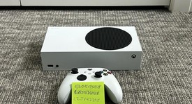 Mint
													Xbox Series S (2020) - White, 512 GB, photo 1 of 8