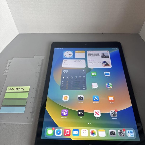 Apple iPad 7th Gen - Wi-Fi, 128 GB, Gray, A2197