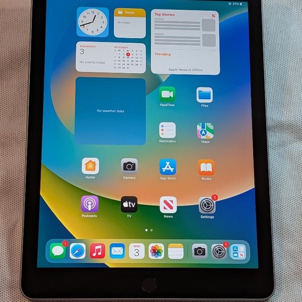 Apple iPad 5th Gen - Verizon, 32 GB, Gray, A1823