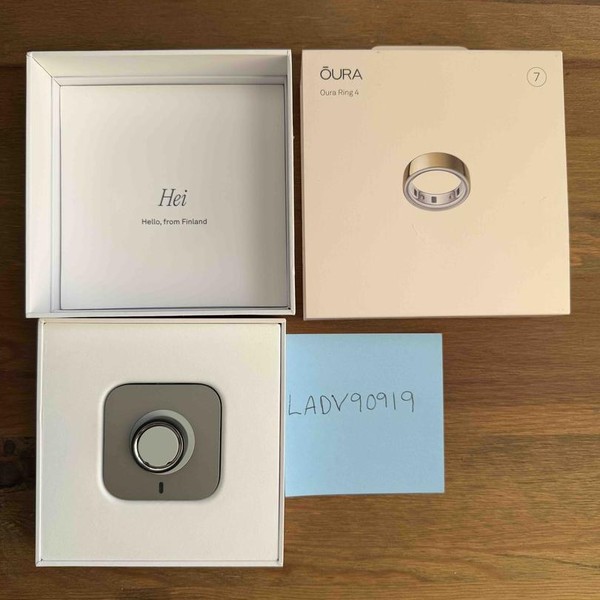 Oura Ring Gen 4 - Stealth, Size 7