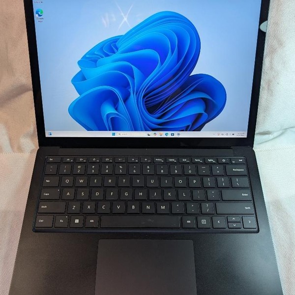 Microsoft Surface Laptop 4 - 256 GB, Black, 16 GB, AMD Ryzen 5, 13.5 inch
