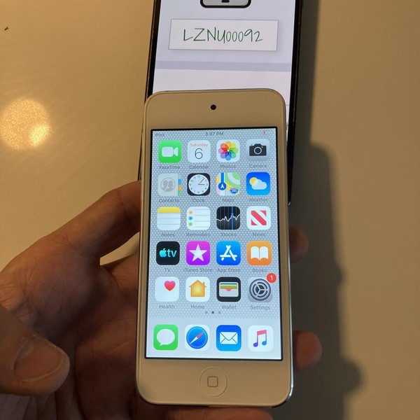 Apple iPod Touch 6th Gen - Wi-Fi, 16 GB, Silver