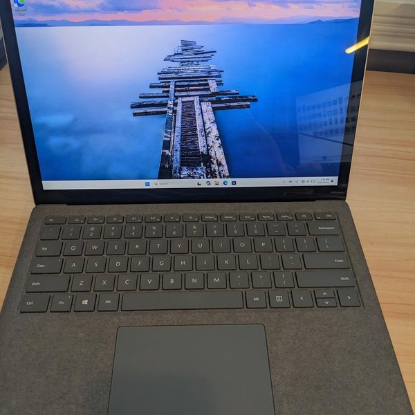 Microsoft Surface Laptop 4 - 256 GB, Platinum, 16 GB, AMD Ryzen 5, 13.5 inch
