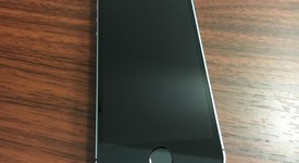 Mint
													Apple iPhone SE 1st Gen 2016 - AT&T, Grey, 32 GB, A1662, photo 3 of 4
