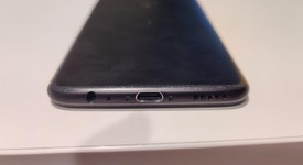Good
													OnePlus 5T - Unlocked, Black, 64 GB, 6 GB, photo 4 of 8
