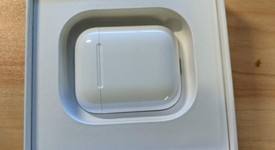 Used
													Apple AirPods 2nd Gen - Lightning Case, photo 4 of 9
