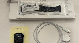 Good
													Apple Watch Series 9 45mm - Unlocked, Midnight, A2984 - Cellular, Aluminum, photo 3 of 15