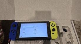 Good
													Nintendo Switch - Red & Blue, 32 GB, photo 5 of 9