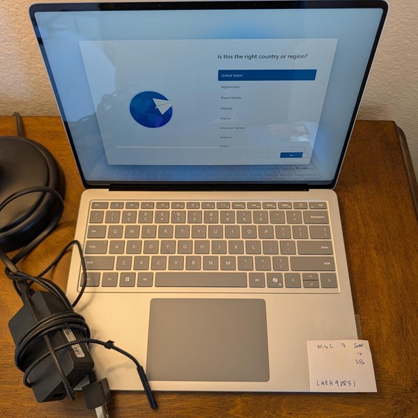 Microsoft Surface Laptop 7 - 256 GB, Platinum, 16 GB, Snapdragon X Plus, 13.8 inch