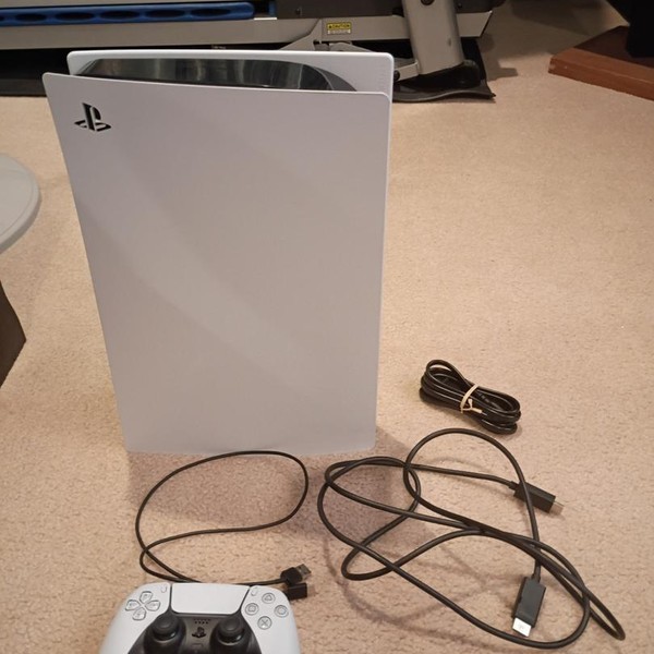 PlayStation 5 Digital Edition (2020) - White, 825 GB, Digital Edition
