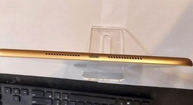 Mint
													Apple iPad 7th Gen - Unlocked, Gold, 32 GB, A2198, photo 1 of 6