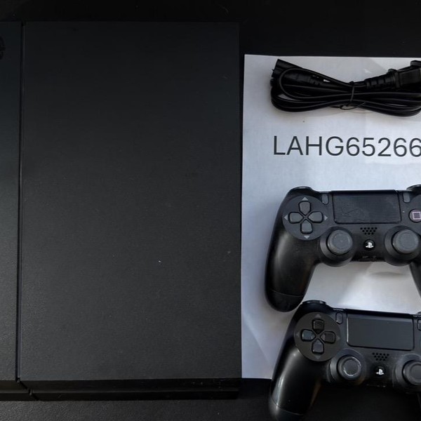 PlayStation 4 - 500 GB, Black, Standard