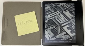 Good
													Amazon Kindle Oasis 9th Gen - Unlocked, Black, 32 GB, photo 3 of 10