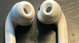 Used
													Apple AirPods Pro 2nd Gen - Lightning, photo 4 of 5