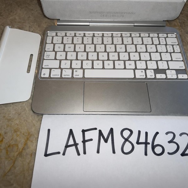 Apple Magic Keyboard for iPad Pro - White