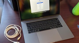 Mint
													MacBook Pro 2018 (With Touch Bar) - 15" - I7, Gray, 256 GB, 16 GB, photo 2 of 9